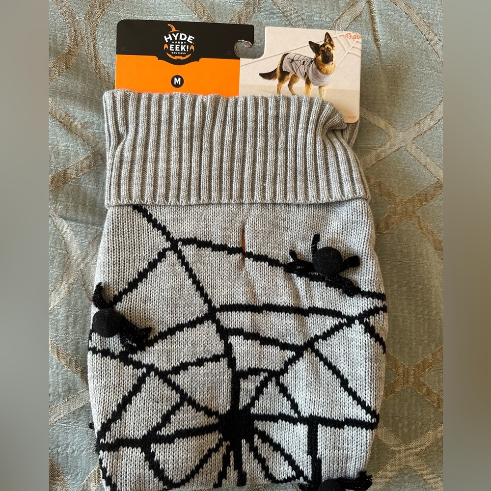 New Hyde and Eek boutique size medium spider Halloween dog sweater dress up